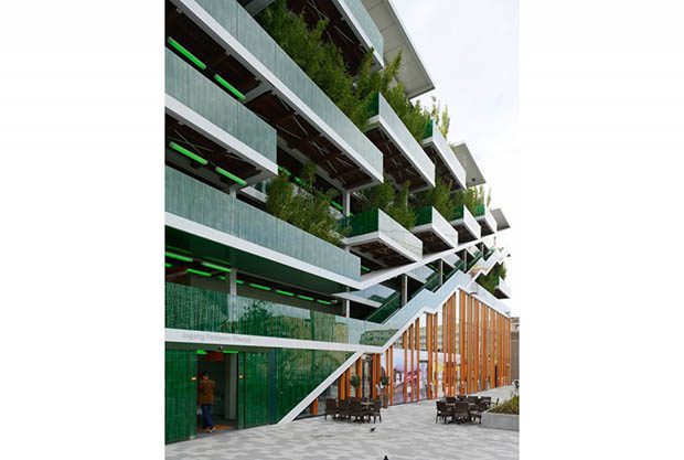 Kunstcluster. Maderas americanas para un teatro-auditorio en Nieuwegein (Países Bajos)