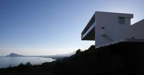 Casa del acantilado. Calpe, Alicante. Fran Silvestre Arquitectos. Red Dot Design Awards