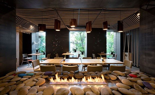 Restaurante Odessa, Kiev. 30km de cuerda por YOD Design Lab