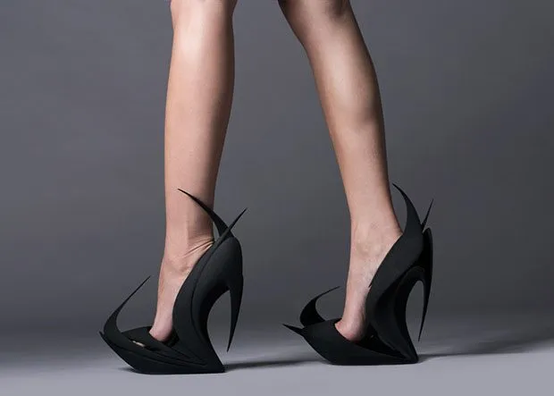 Zapatos 3D. Cinco diseñadores internacionales crean calzados femeninos para la marca United Nude