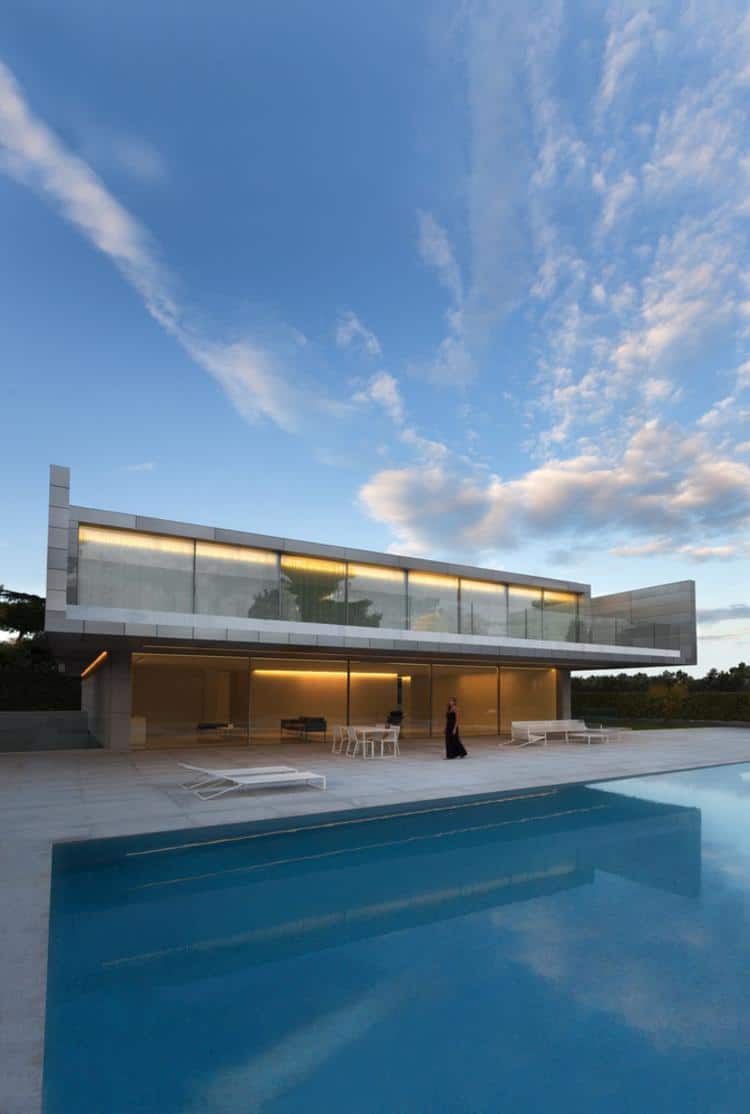 La casa de aluminio de Fran Silvestre se ha construido en la periferia Madrid