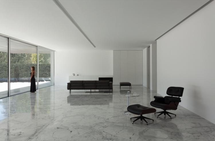 La casa de aluminio de Fran Silvestre se ha construido en la periferia Madrid