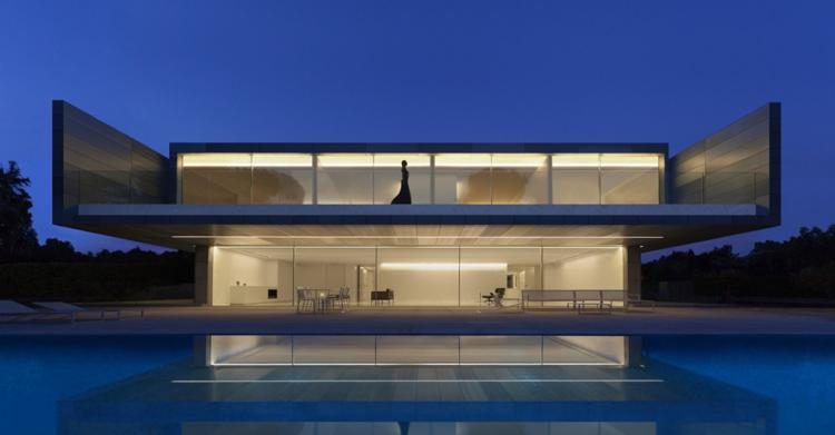 La casa de aluminio de Fran Silvestre se ha construido en la periferia Madrid