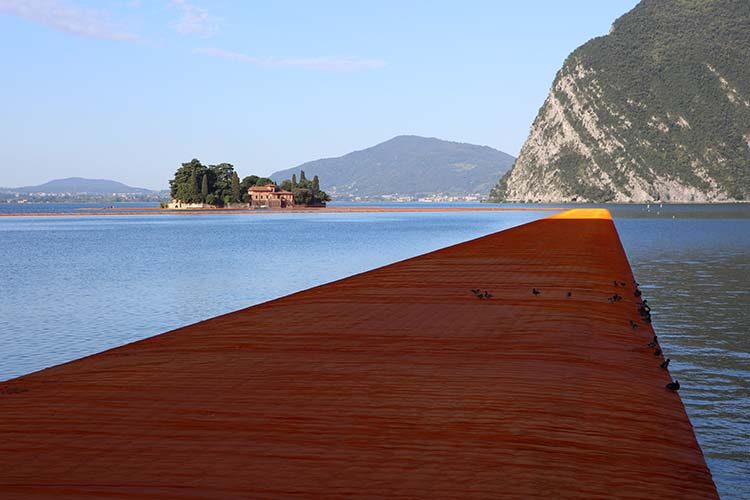 Floating Piers. Christo