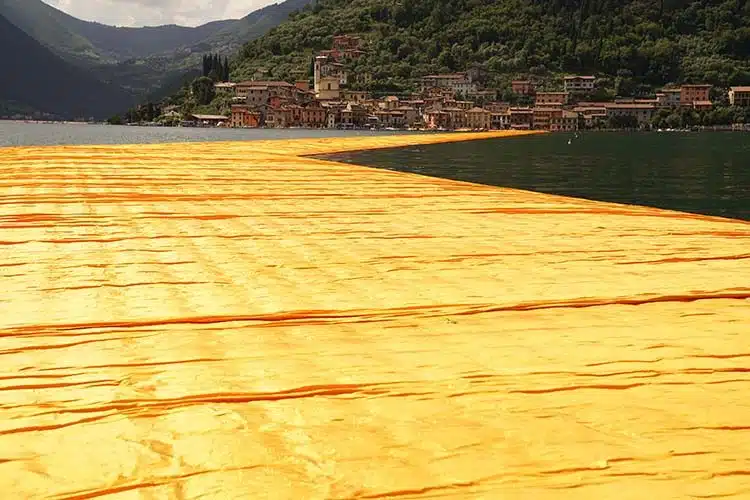 Floating Piers. Christo