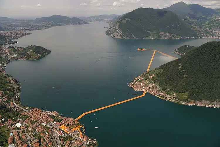 Floating Piers. Christo