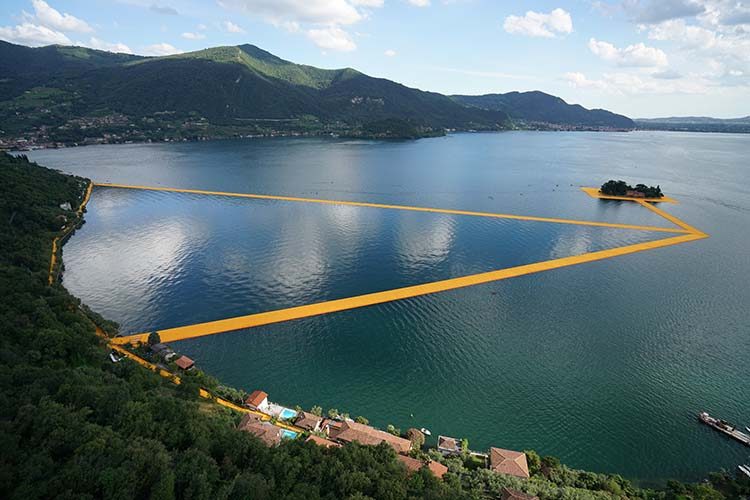 Floating Piers. Christo