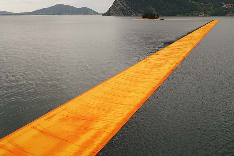 Floating Piers. Christo
