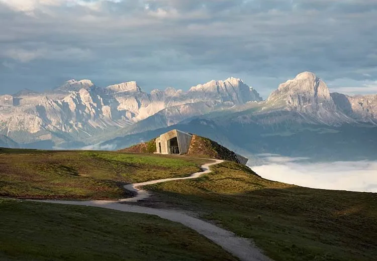 Arcaid Images Architectural Photography Awards. La mejor fotografía de arquitectura de 2017. Messner Mountain Museum Corones. South Tyrol. Italia. Zaha Hadid Architects. Foto: Tom Roe