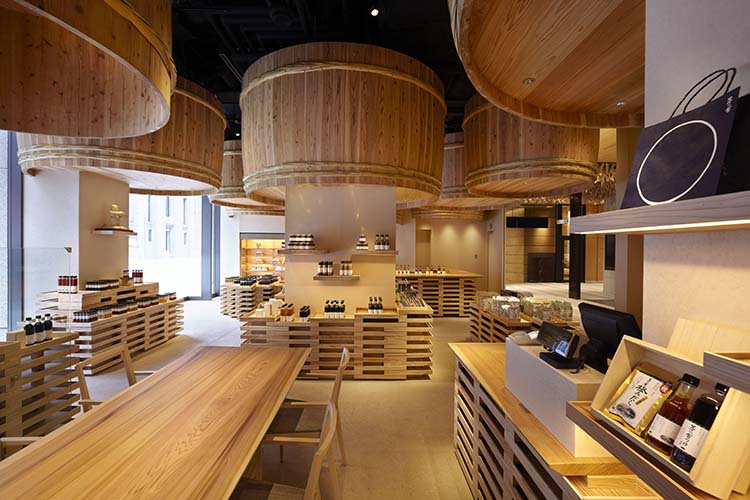 Kengo Kuma. Kayanoya. 2014. Tokio. Japón. Foto: Sadao Hotta