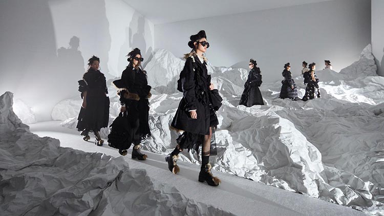 La escenografía. diseño de desfiles de moda. Simone de Rocha