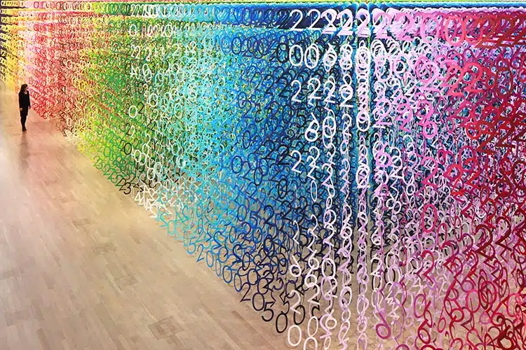 100 colors. Los espacios de color Emmanuelle Moureaux