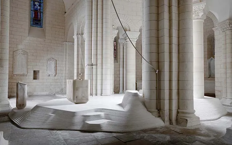 Coro de la Iglesia de Saint-Hilaire. Mathieu Lehanneur. Interiorismo inconformista. 