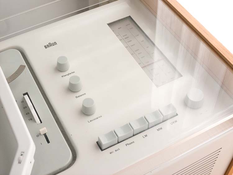 Ramón Esteve escribe dobre Sk-4 de Dieter Rams para Braun
