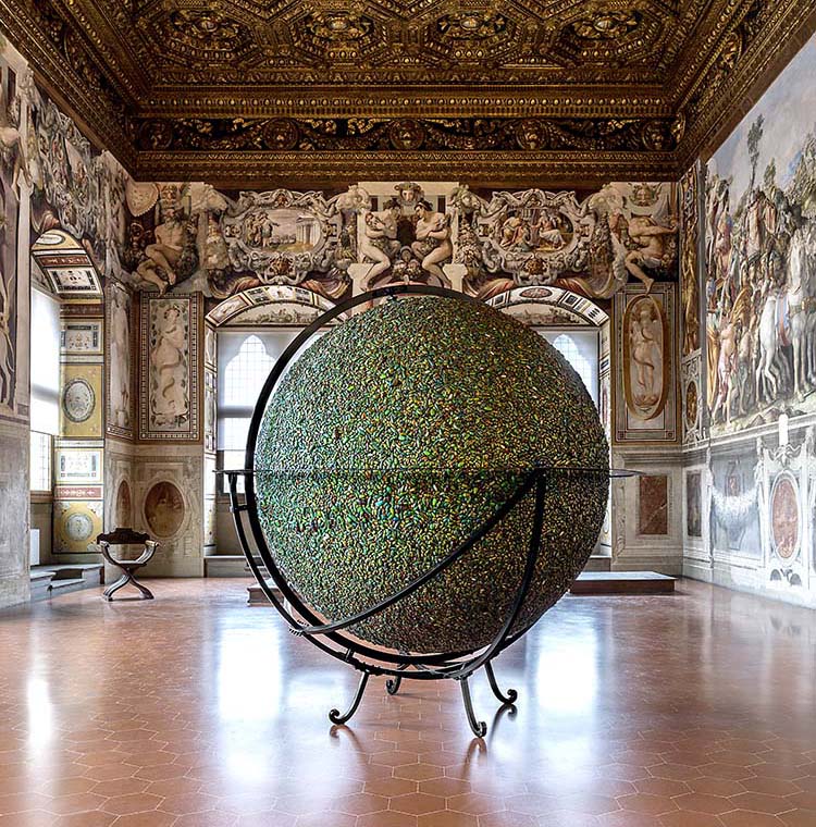 Globe. Jan Fabre. Troubleyn. Artista interdisciplinar