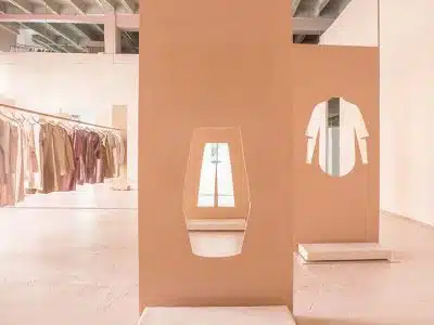 COS. Instalación Brera, Milan Design Week.