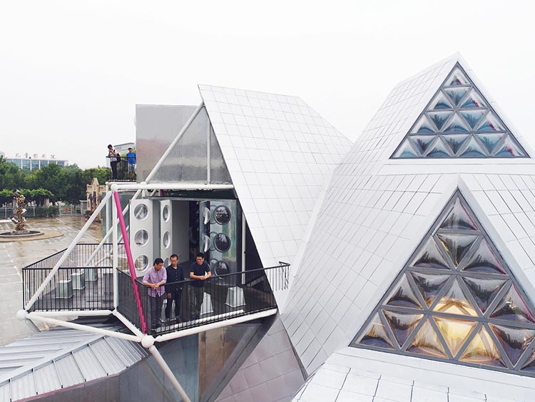 People’s Station. Arquitectura modular de People’s Architecture Office