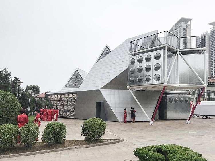 People’s Station. Arquitectura modular de People’s Architecture Office