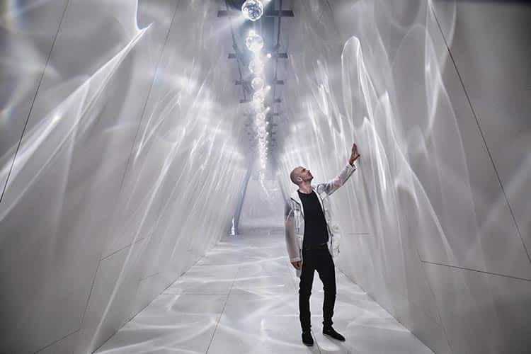 Raytrace. Diseñador británico Benjamin Hubert y Dekton Cosentino en Fuorisalone de Milan Design Week