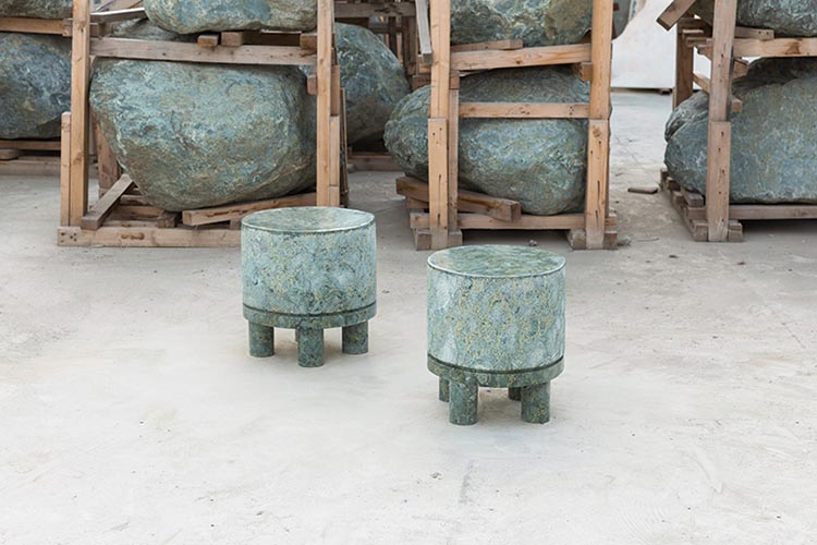 Muebles de piedra. Rooms studio. Life on Earth.