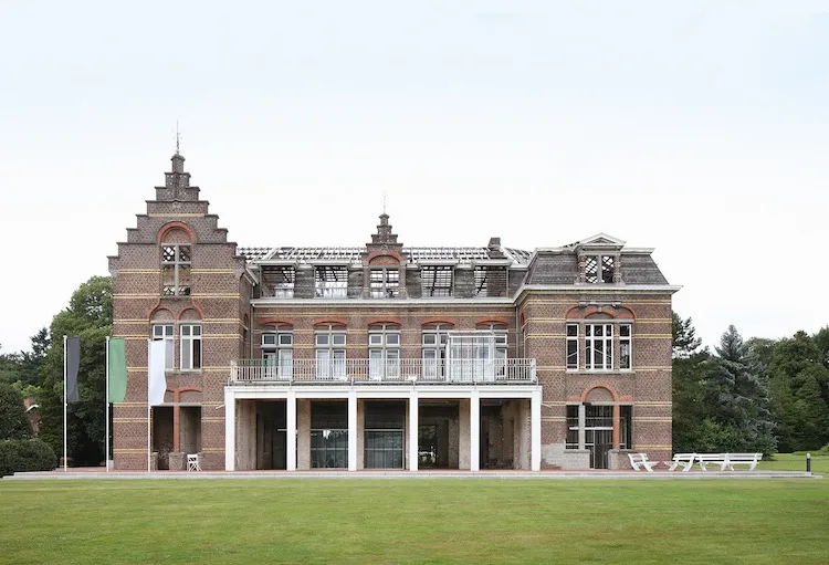 Edificio PC Caritas en Melle (Bélgica) de Architecten de Vylder Vinck Taillieu. Premio Unión Europea de Arquitectura Mies van der Rohe 2019