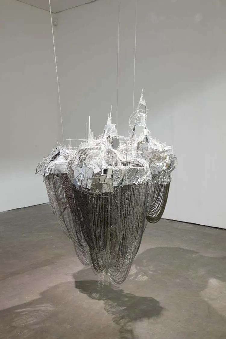 Crash, exposición de la artista coreana Lee Bul