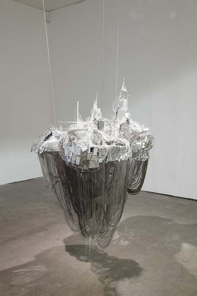 Crash, exposición de la artista coreana Lee Bul