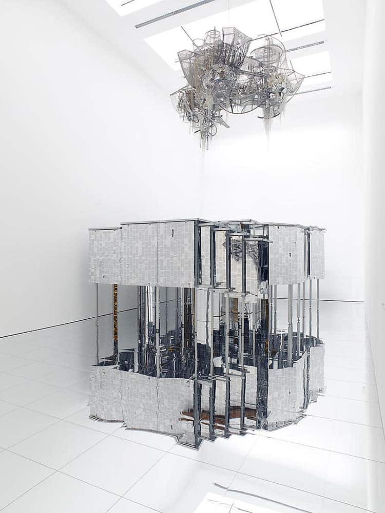 Crash, exposición de la artista coreana Lee Bul