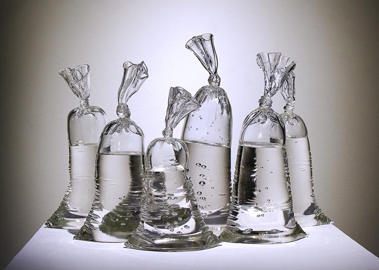 Water Bags. Dylan Martínez. esculturas de vidrio