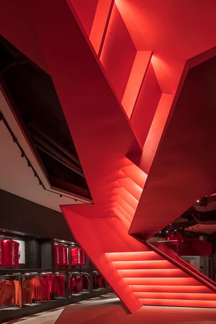 Escalera roja