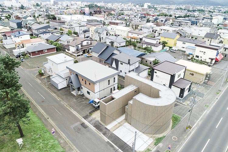 Jun Igarashi. Arquitectura curva