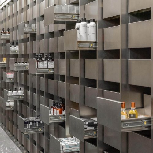 Tienda de cosméticos Harmay en Hong Kong. AIM