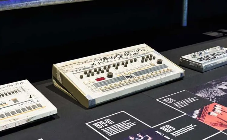 From Kraftwerk to The Chemical Brothers. Design Museum de Londres.
