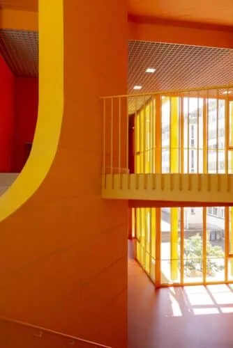 Edificio amarillo. Aurora Arquitectos. Escuela de música Artave/CCM