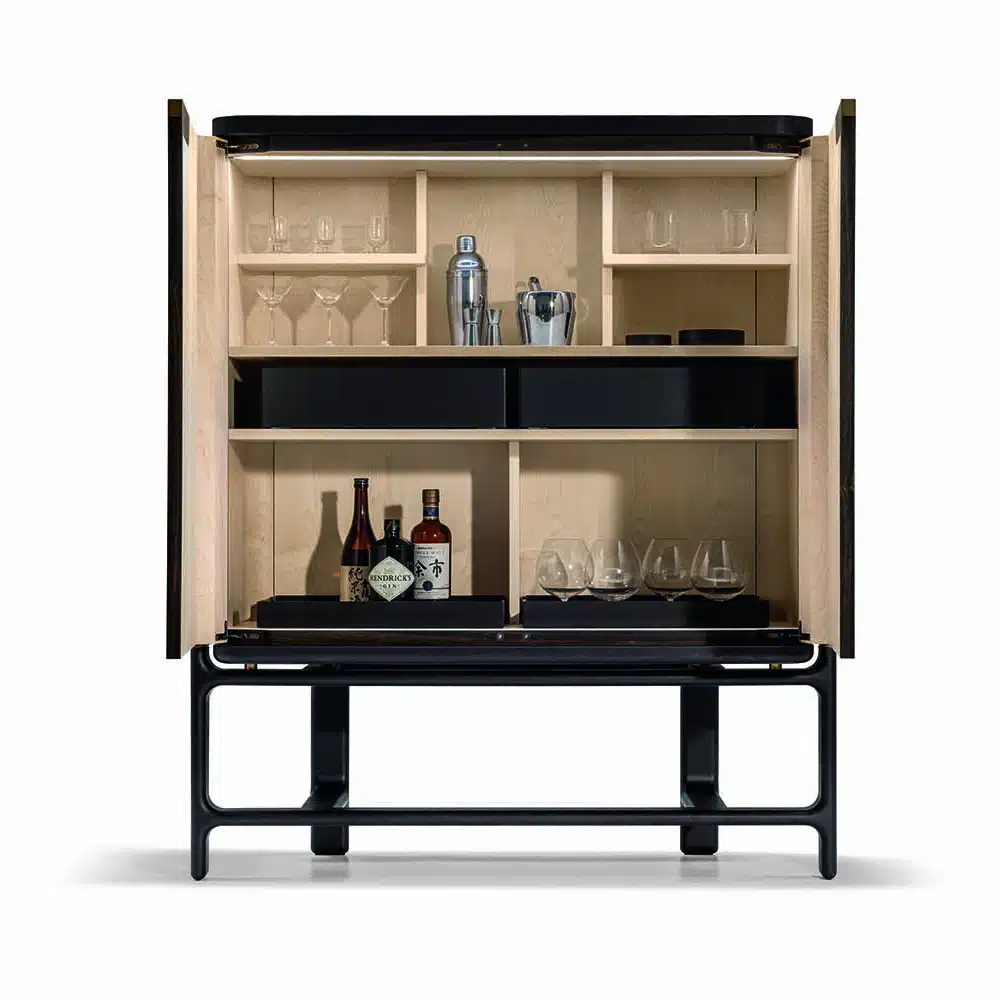 Roberto Lazzeroni. Poltrona Frau y Ceccotti Collezioni. ICONNO Madrid. Diseño italiano