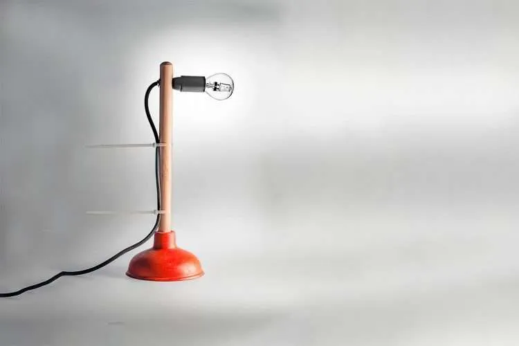 Plunger Lamp. Josep Maynou. Inferences. Diseño contemporáneo en el Madrid Design Festival 2022. Il·lacions