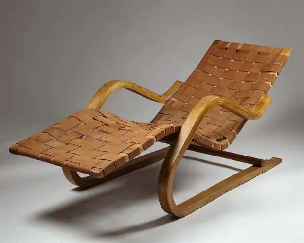 Chaise longue 39. Alvar Aalto. © Artek . Mimèsis. Exposición de diseño biofílico. Centro Pompidou-Metz