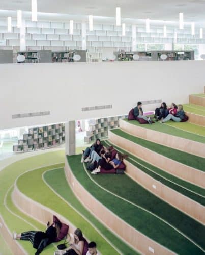 Biblioteca B!B. mobiliario ergonómico. Enea