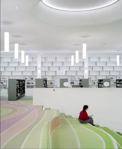 Biblioteca B!B. mobiliario ergonómico. Enea