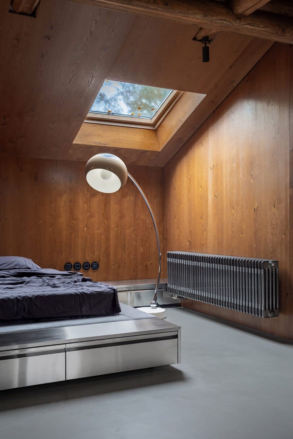 Balbek Bureau insufla de modernidad una cabaña de madera