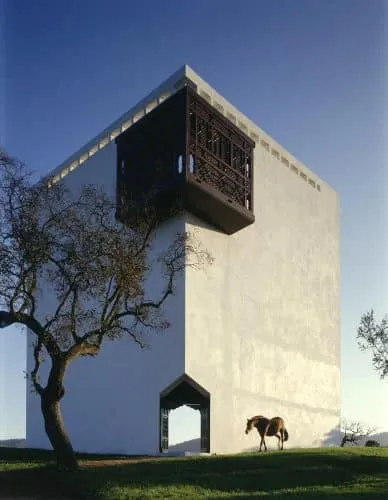 Casa de Retiro Espiritual. Sevilla, España. Emilio Ambasz. Arquitectura verde. Arquitectura sostenible