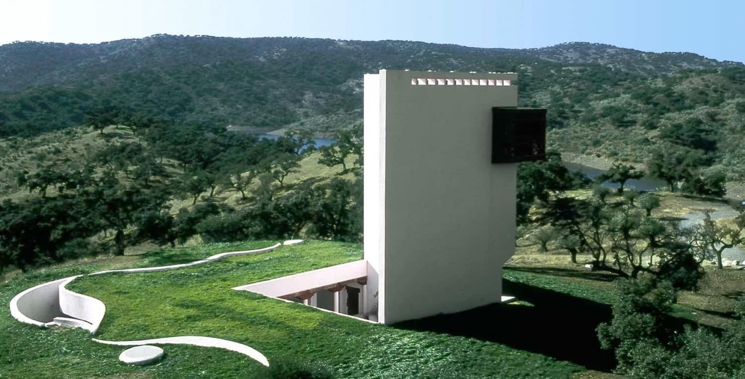 Casa de Retiro Espiritual. Sevilla, España. Emilio Ambasz. Arquitectura verde. Arquitectura sostenible