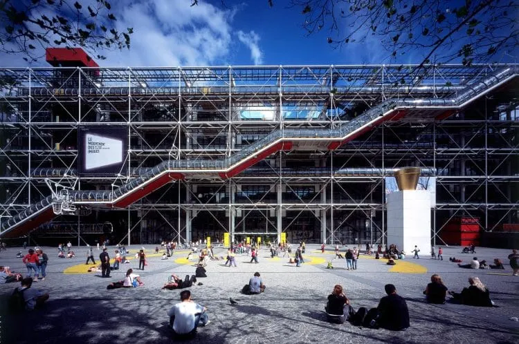 Centre Pompidou. París. Francia. 1977. Richard Rogers. Arquitectura high-tech
