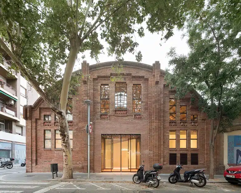 funeraria, edificio novecentista, fábrica Germans Climent, Funeral Home, Millet&Ramoneda