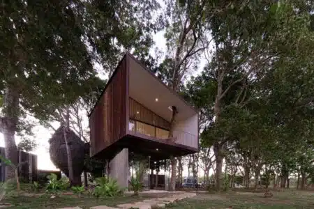 Tree House by the Lake. H2