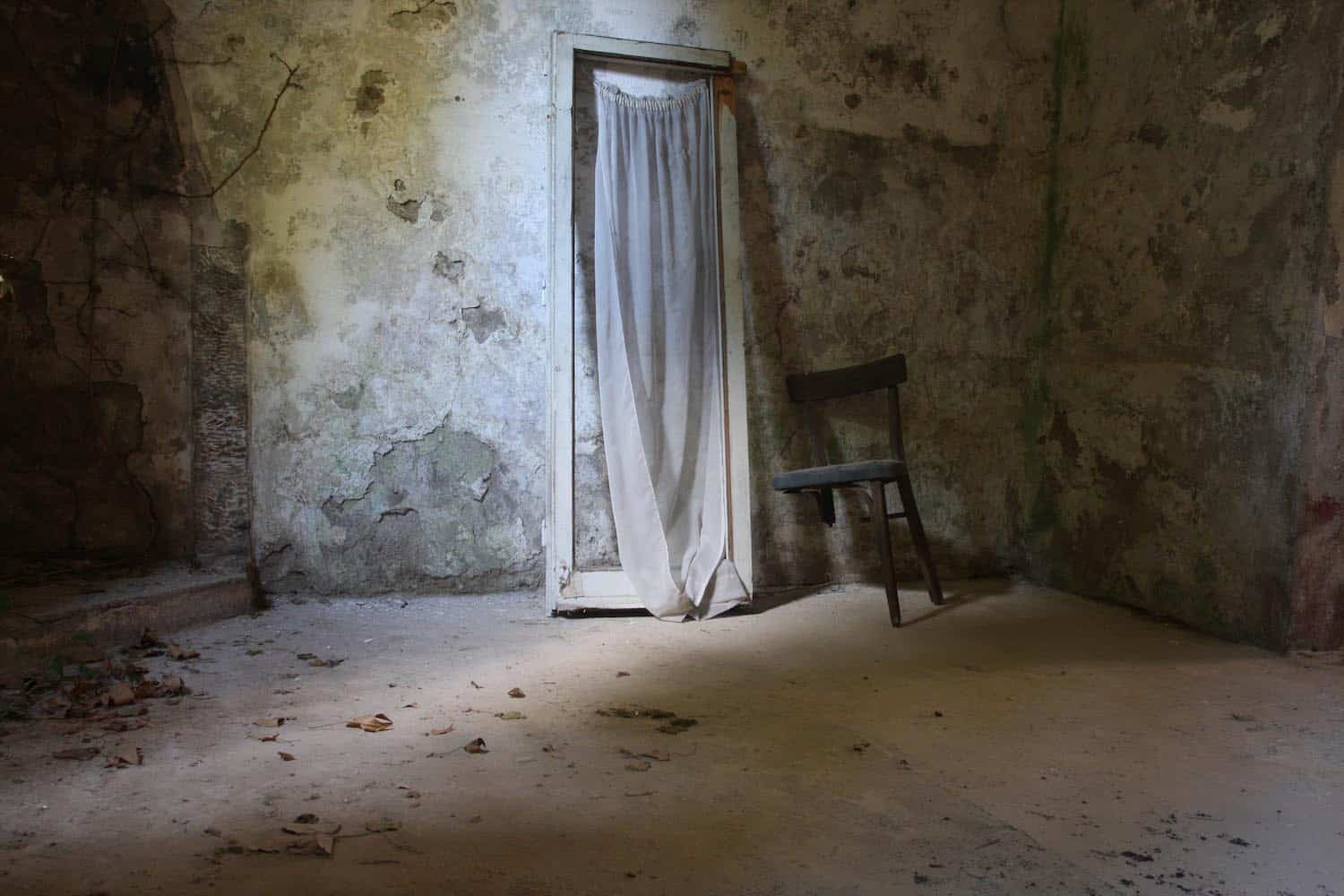 lugares abandonados, David Robles, libro de fotografía, fotoensayo, Al final todo llega, fotografía de autor