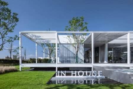 In House Garden. Jardín privado con espejos. SHUISHI