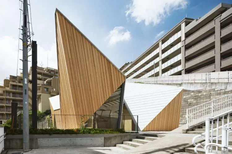 Kengo Kuma. triángulo irregular. arquitectura imposible. centro de artes