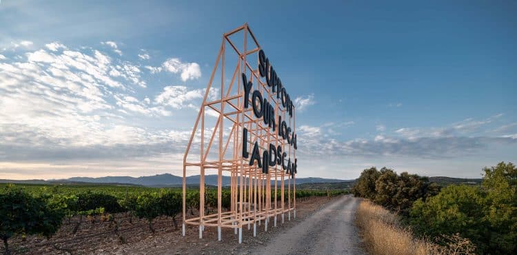 Support your local landscape. Vivian Rotie y Pablo Saiz del Río