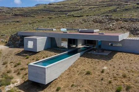 Casa con piscina. islas griegas. arquitectura y paisaje